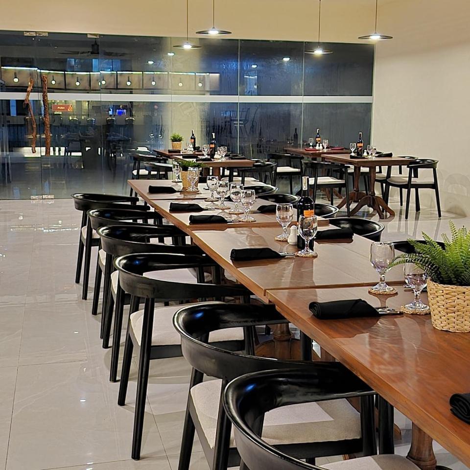 Elijah Hotel Kota Kota Dasmarinas Bagian luar foto