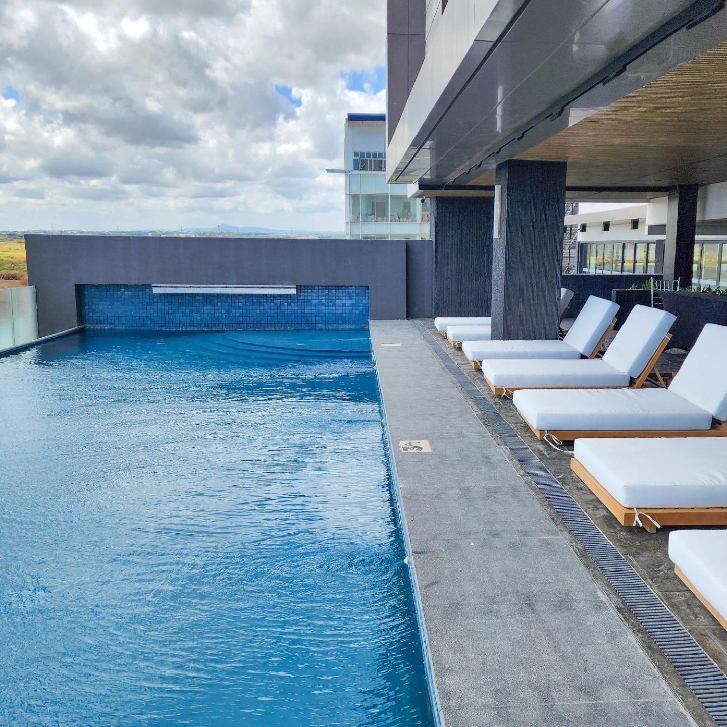 Elijah Hotel Kota Kota Dasmarinas Bagian luar foto