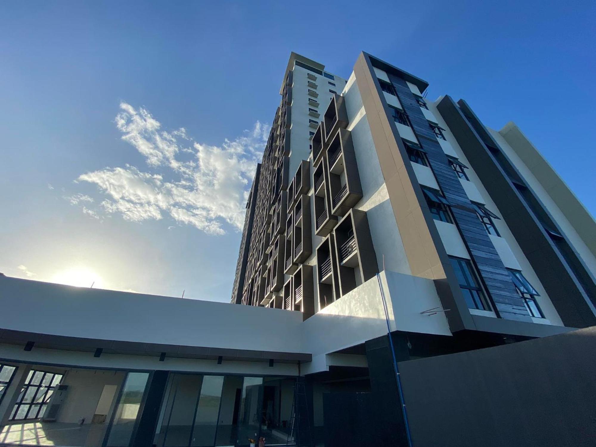 Elijah Hotel Kota Kota Dasmarinas Bagian luar foto