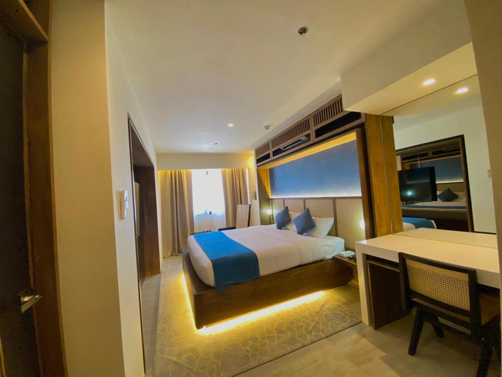 Elijah Hotel Kota Kota Dasmarinas Bagian luar foto