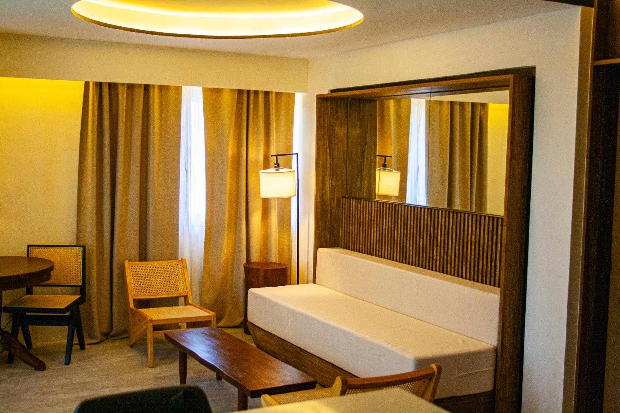 Elijah Hotel Kota Kota Dasmarinas Bagian luar foto