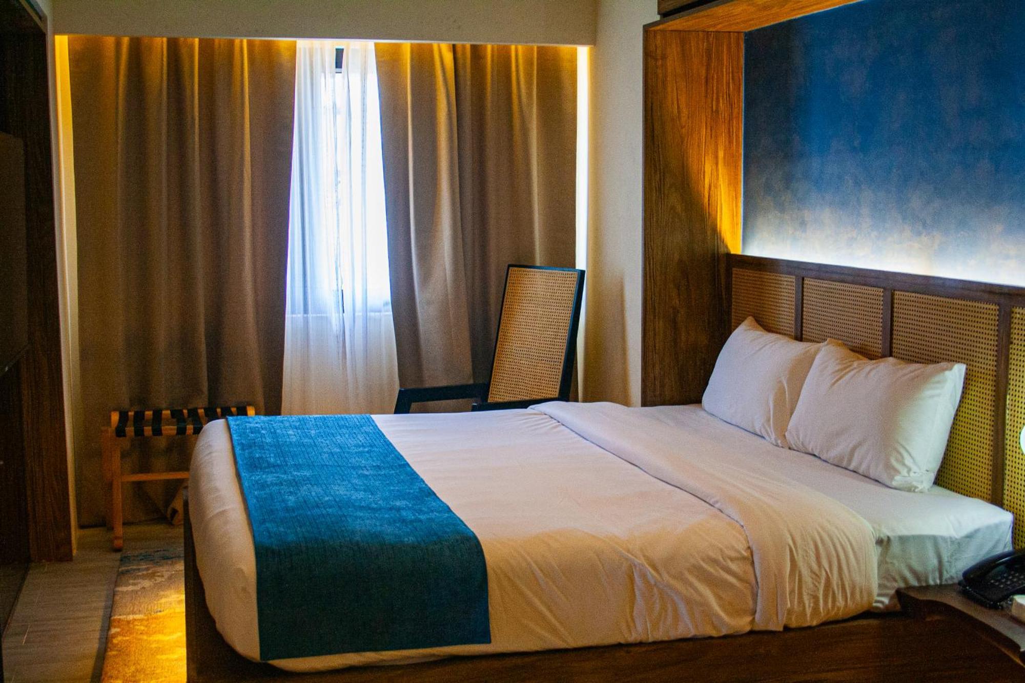 Elijah Hotel Kota Kota Dasmarinas Bagian luar foto